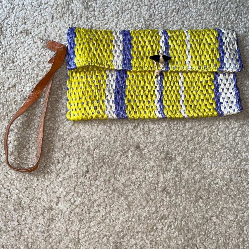 NWOT jute wristlet/clutch great yellow blue combo
